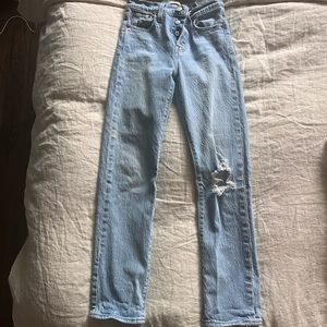 Levi’s wedgie straight jean